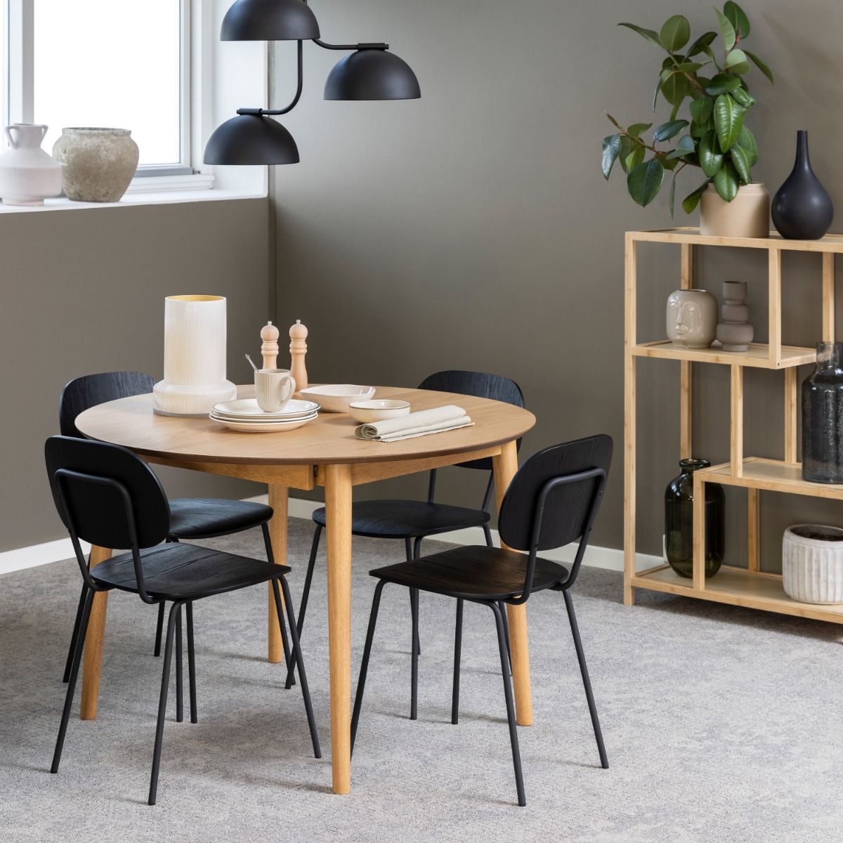 Wooden Dining Table for 4 to 6 People People Round Extending - Montreux