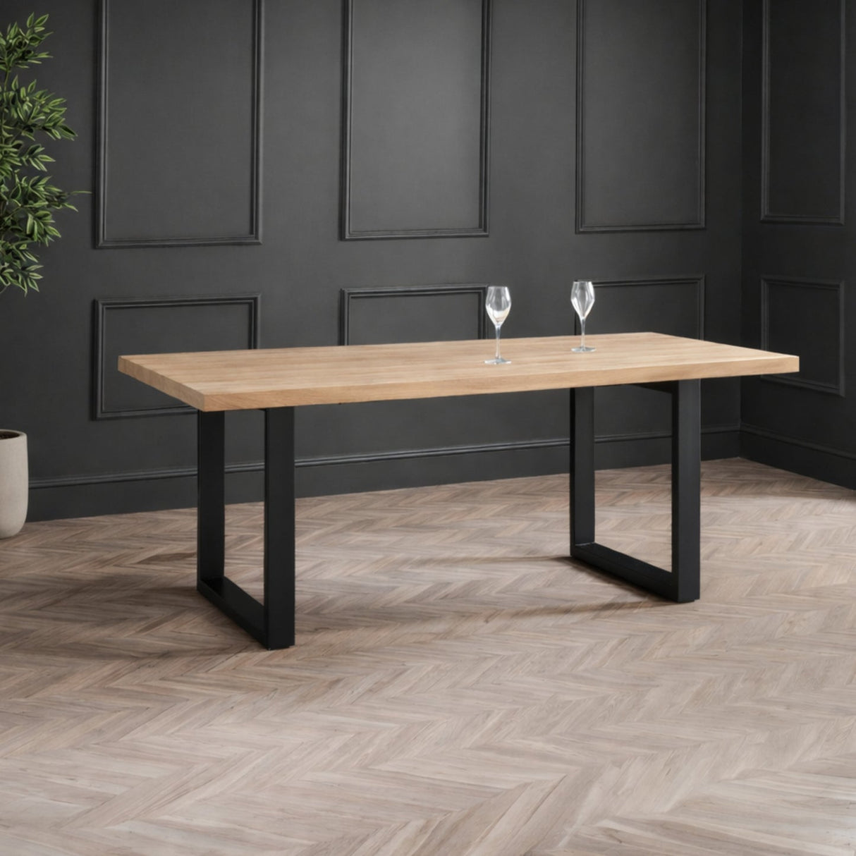 Wooden Dining Table Rectangular for 4 to 6 People - Berwick