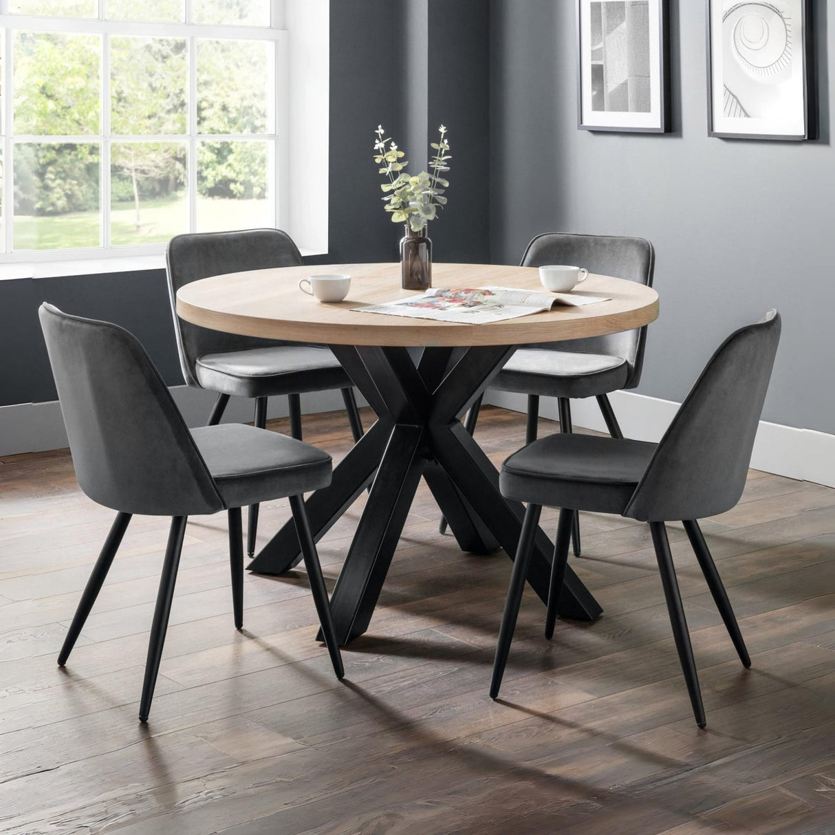 Wooden Dining Table Round for 4 People - Berwick