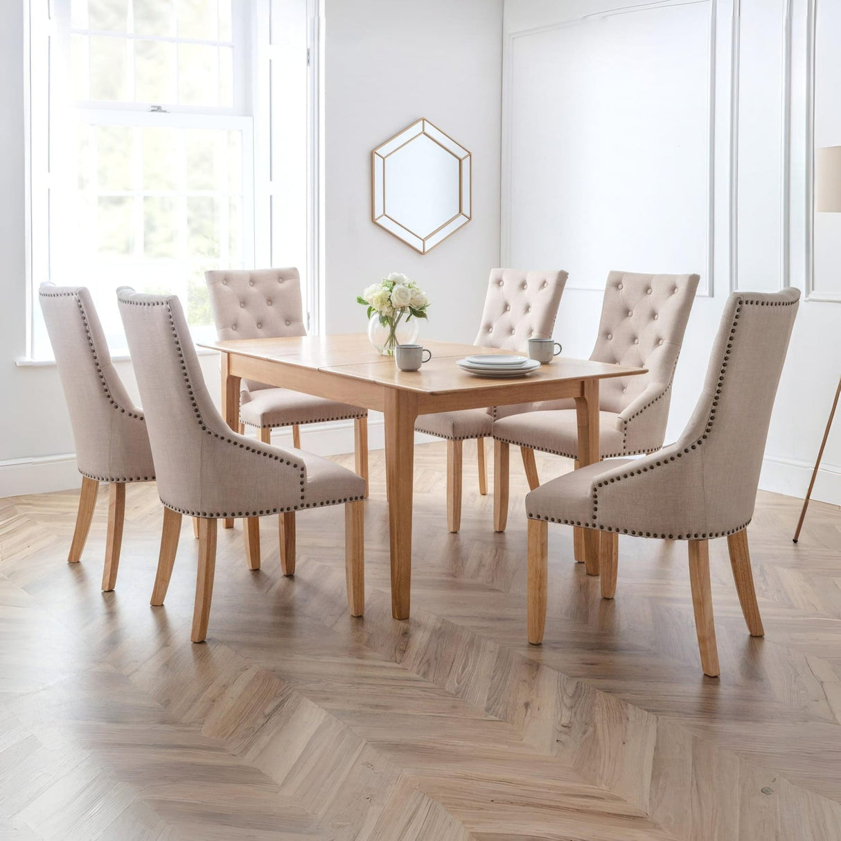 Wooden Extending Dining Table for 4 to 6 People - Cotswold