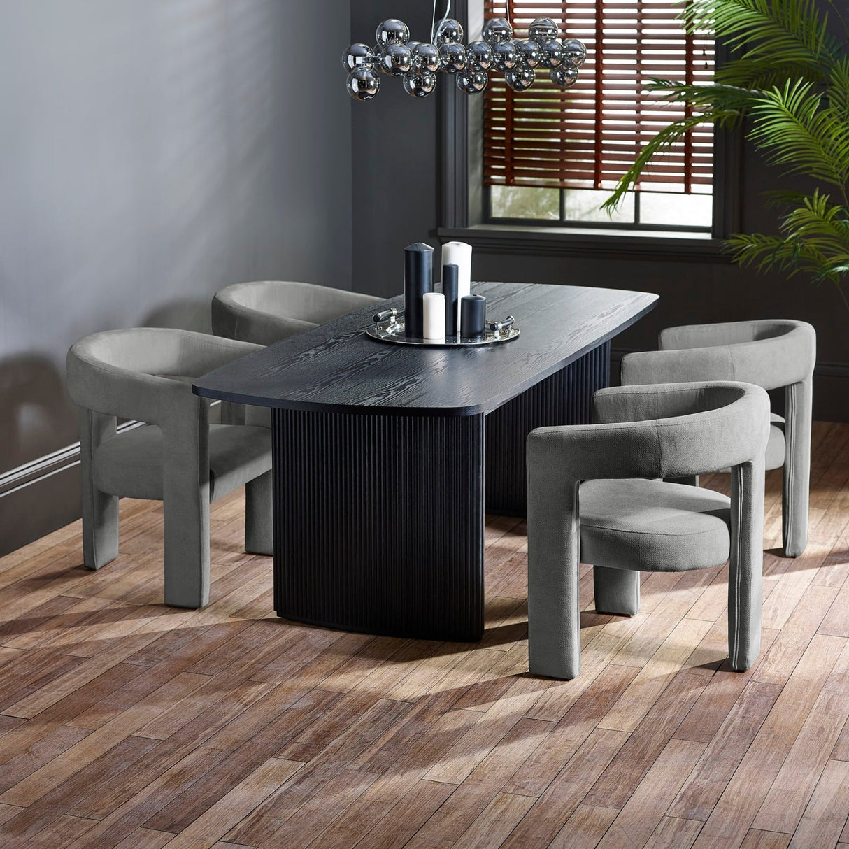 Wooden Extending Dining Table for 6 to 8 People - Louis