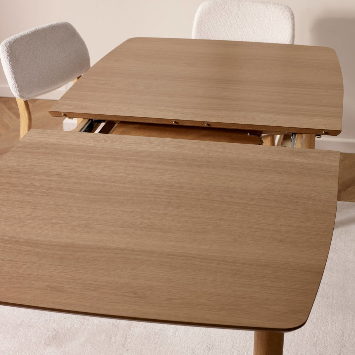 Wooden Extending Dining Table for 6 to 8 People - Theia