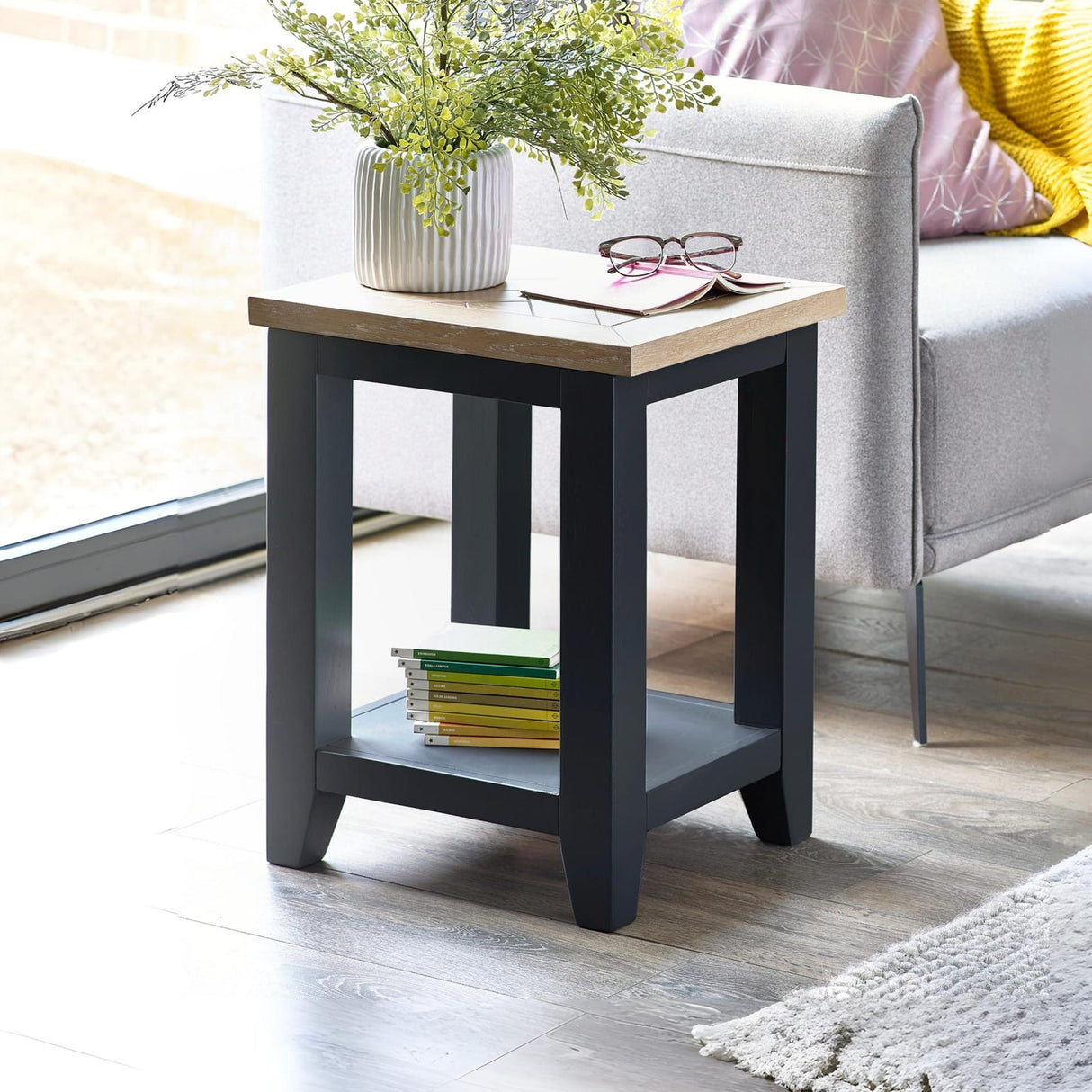 Wooden Lamp Table With 2 Drawers - Bordeaux