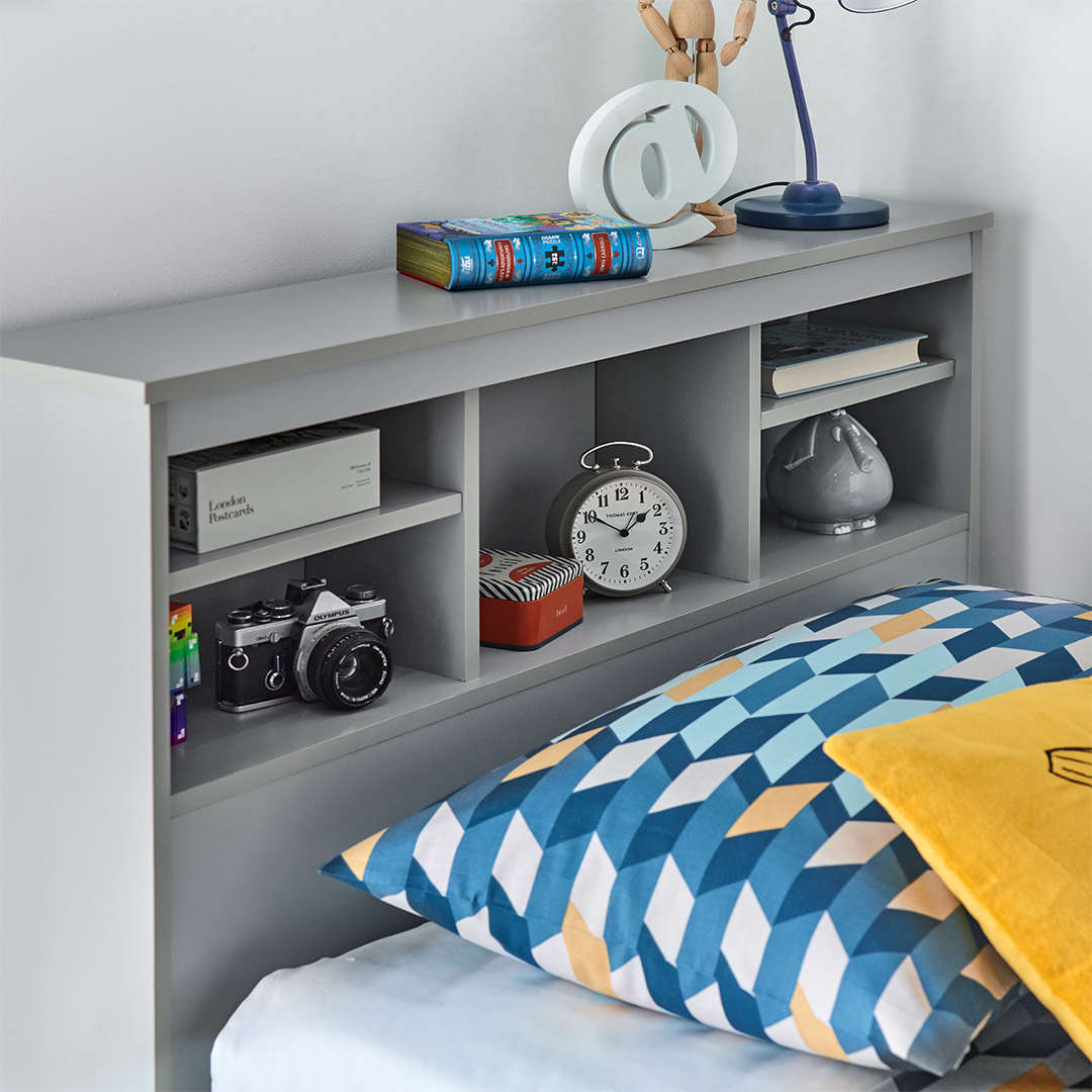 Wooden Single Day Bed With 3 Pull-Out Drawers - Veera