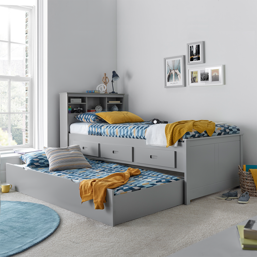 Wooden Single Day Bed With 3 Pull-Out Drawers And Trundle - Veera