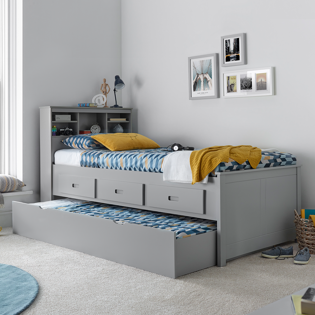 Wooden Single Day Bed With 3 Pull-Out Drawers And Trundle - Veera