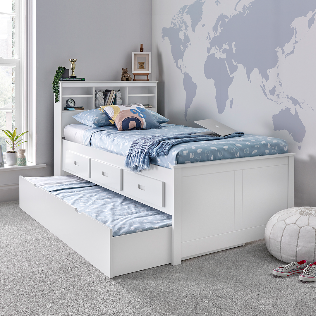 Wooden Single Day Bed With 3 Pull-Out Drawers And Trundle - Veera