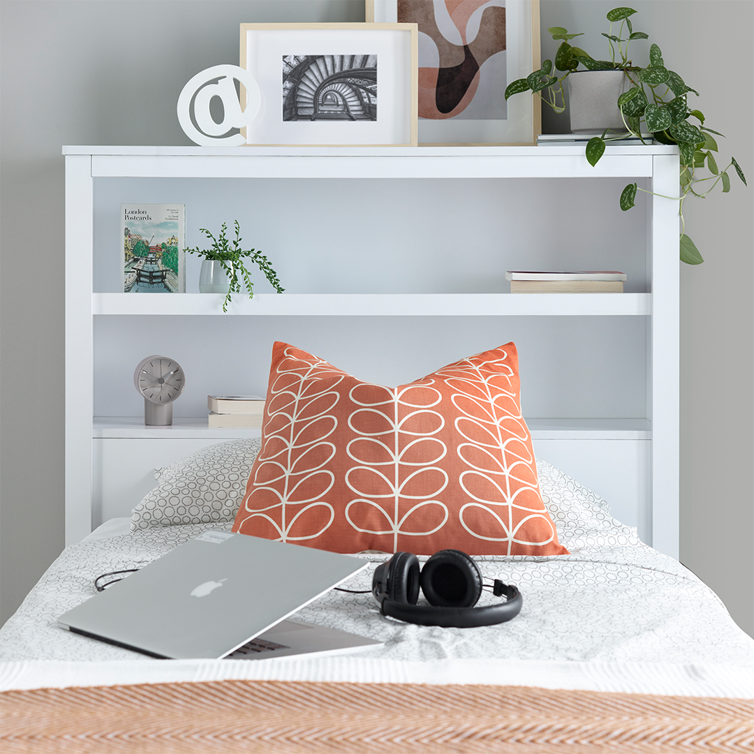 Wooden Storage Single Bed With 3 Pull-Out Drawers - Enzo