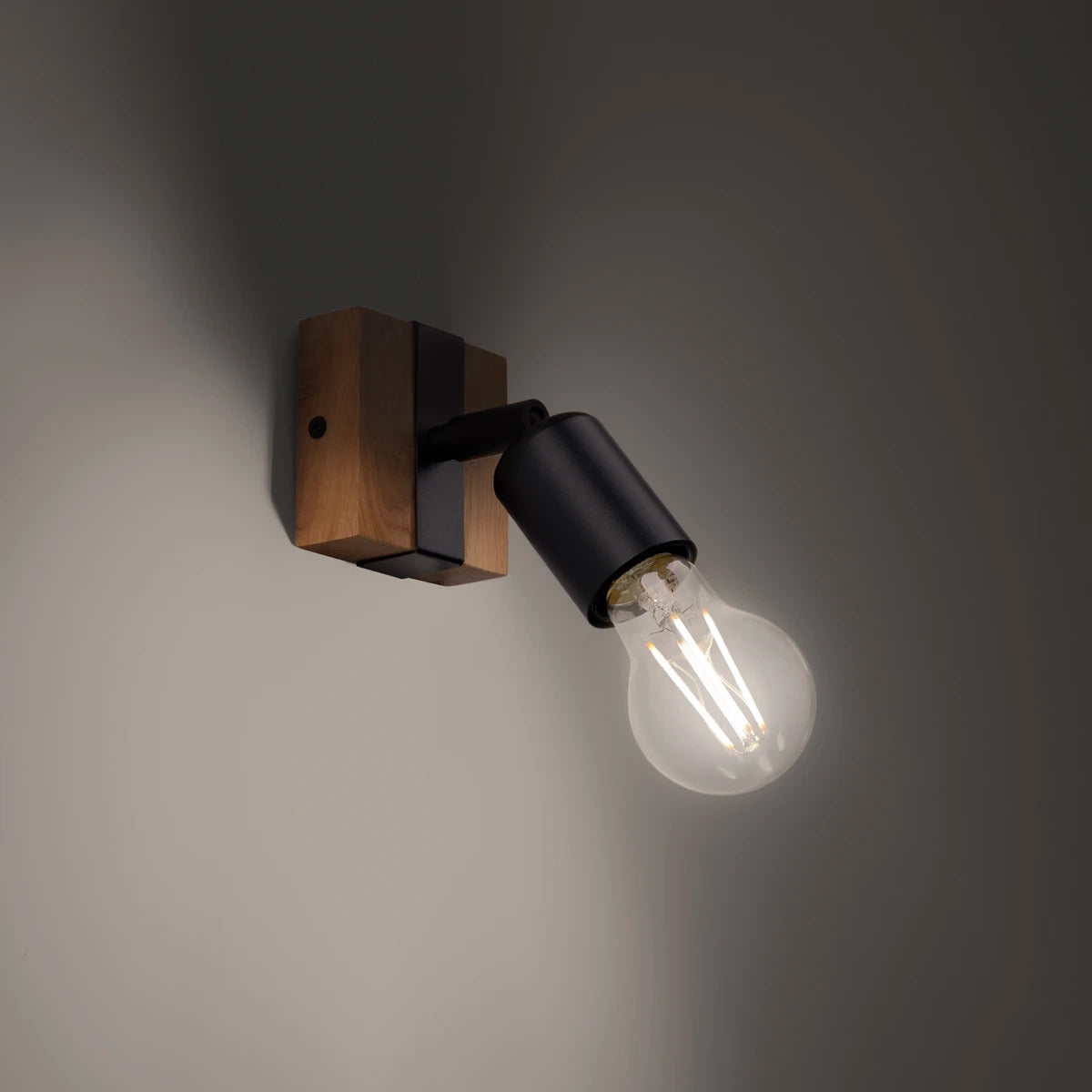 Wooden Wall Light With Zuca Lamp in Natural Wood - Peach Puff